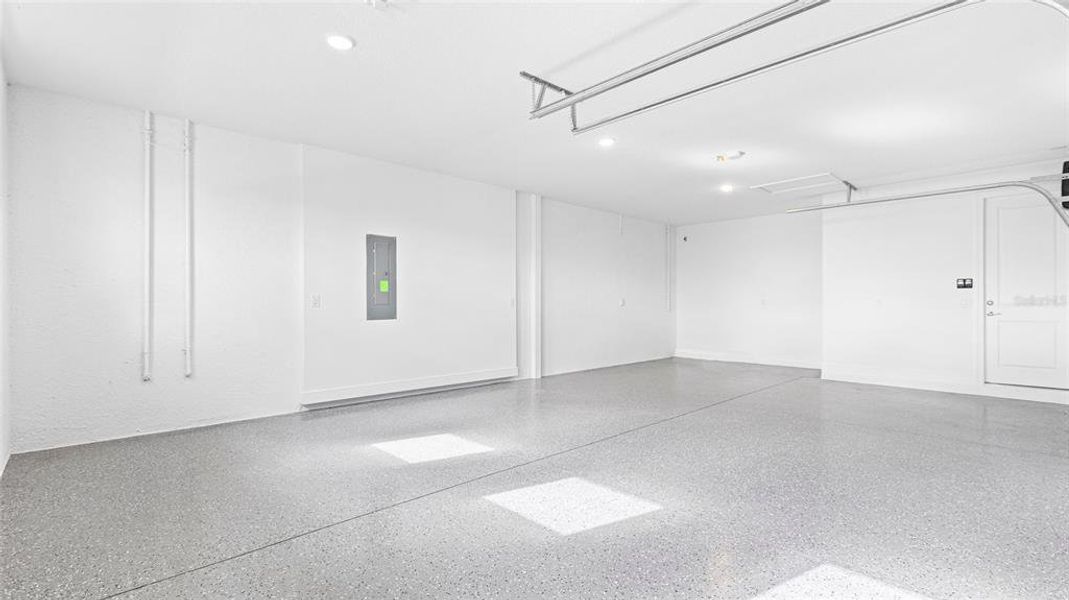 Spacious, unfurnished interior of a new home in Cresswind Lakewood Ranch, Lakewood Ranch (Image 34).