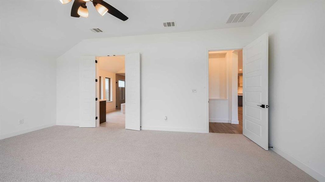 Spacious, unfurnished interior of a new home in Hillstead, Lavon (Image 18).