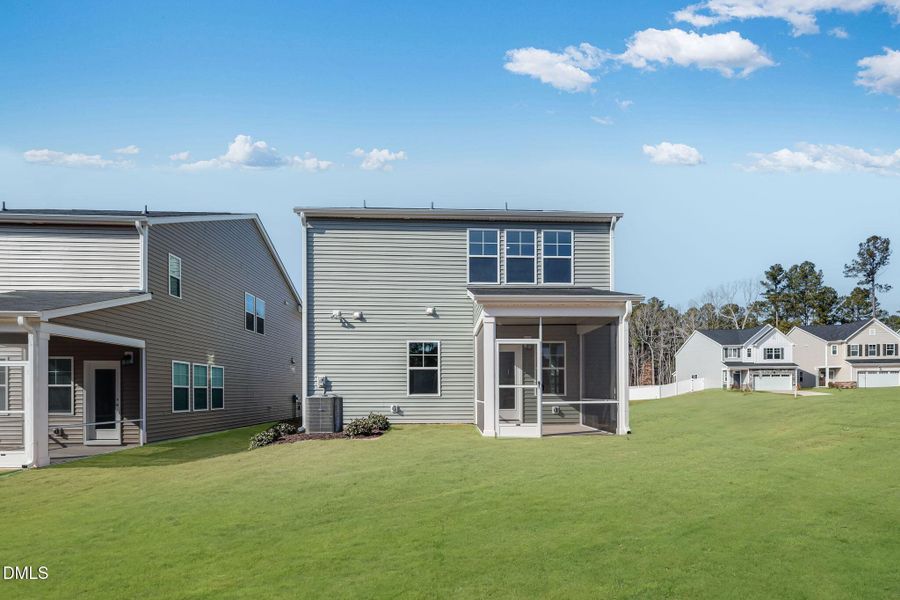 SUN_CaitlinCrossing_Pic_Davidson-7