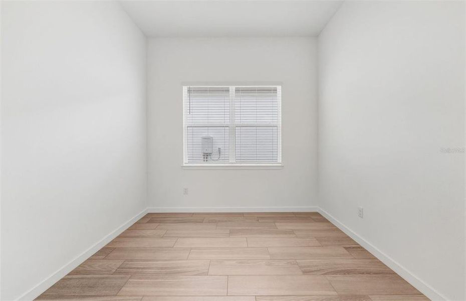 Spacious, unfurnished interior of a new home in Del Webb River Reserve, Spring Hill (Image 16).