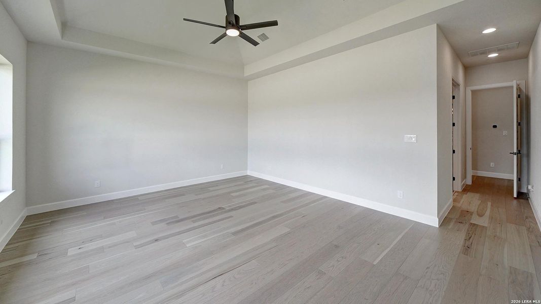 Spacious, unfurnished interior of a new home in George's Ranch, Boerne (Image 18).