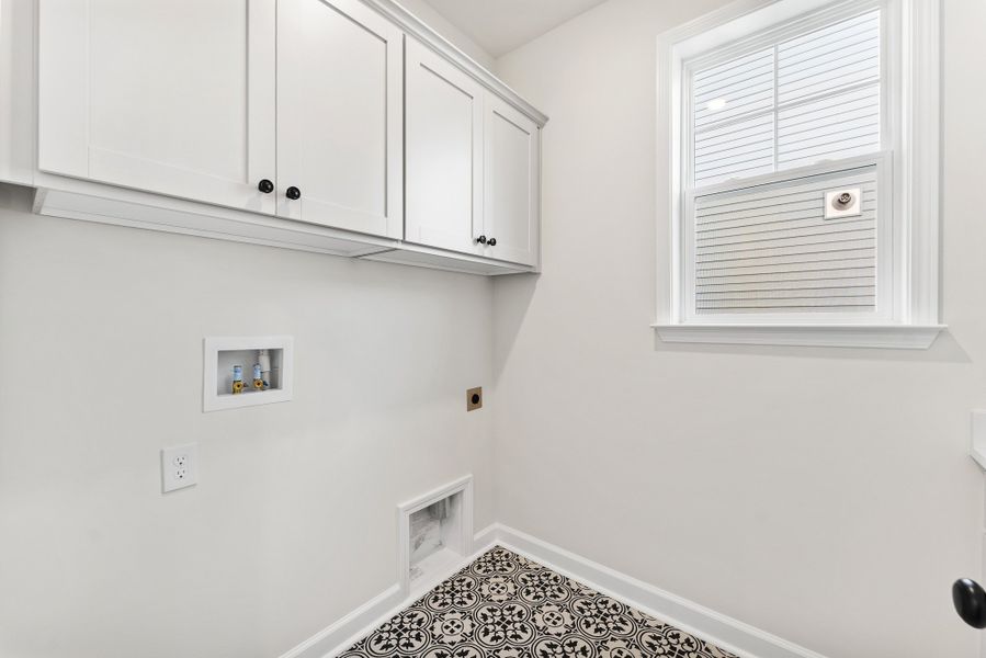 Spacious, unfurnished interior of a new home in Landmark Commons, Boiling Springs (Image 20).