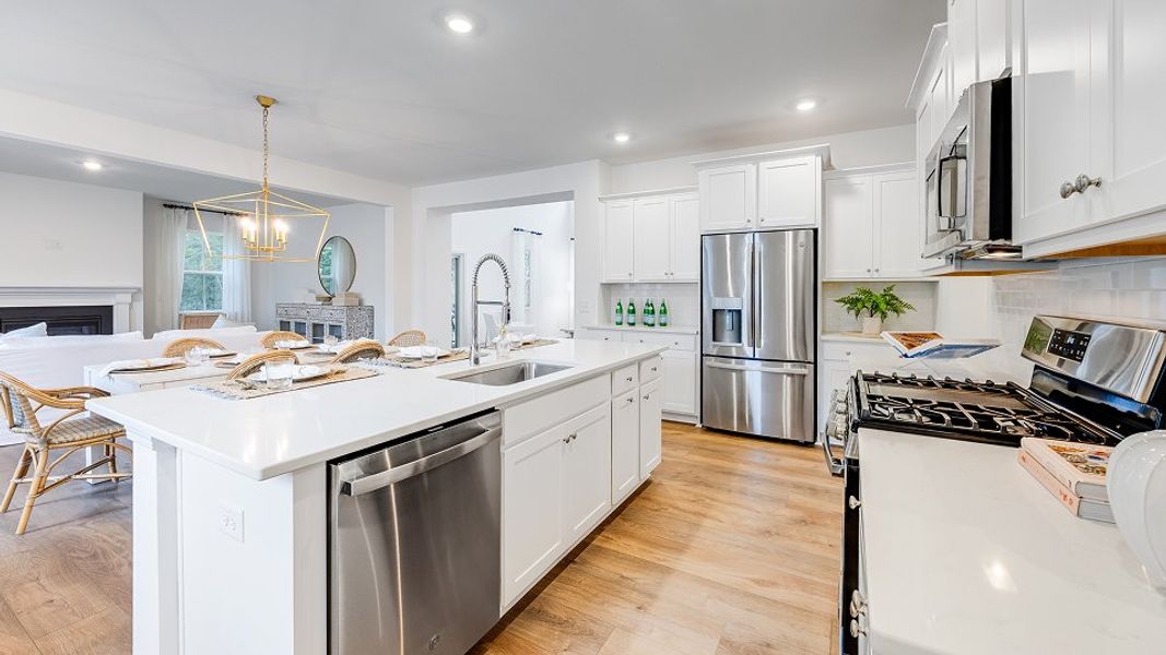 3565 Jasper Kitchen 2of5 F1 Base3