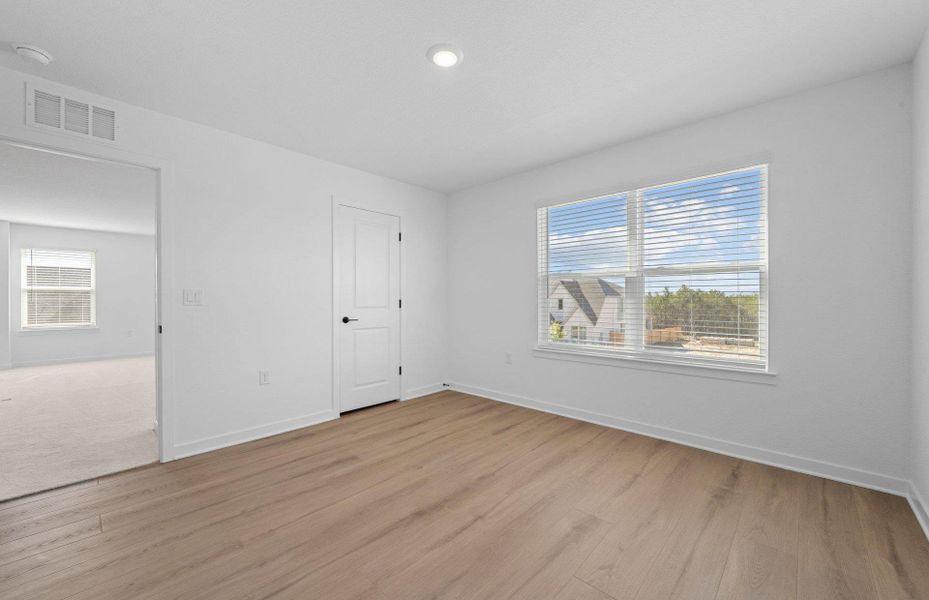 Spacious, unfurnished interior of a new home in Woodside, Georgetown (Image 13).