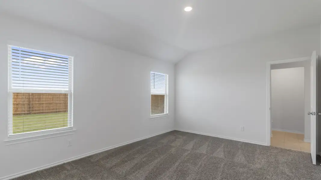Spacious, unfurnished interior of a new home in Stonewyck Farms, Ennis (Image 13).