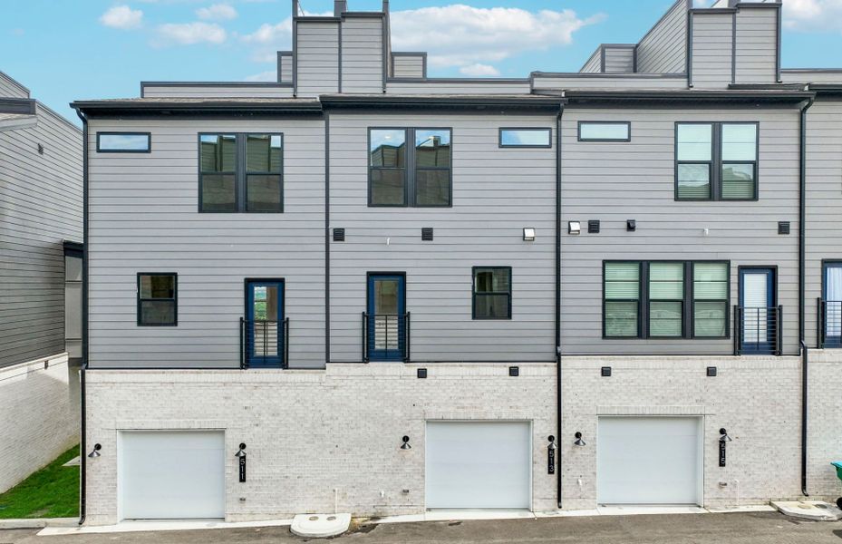 Exterior details and patio area of a home in Skyline, Nashville (Image 24).