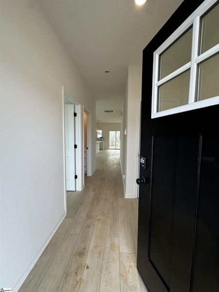 Spacious, unfurnished interior of a new home in Shiloh Trail, Wellford (Image 19).