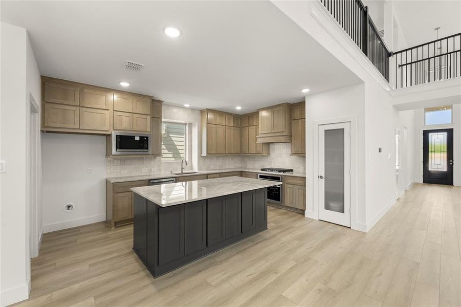 17. 8232 Caprock - Kitchen (2) 17. 8232 Caprock - Kitchen (2)