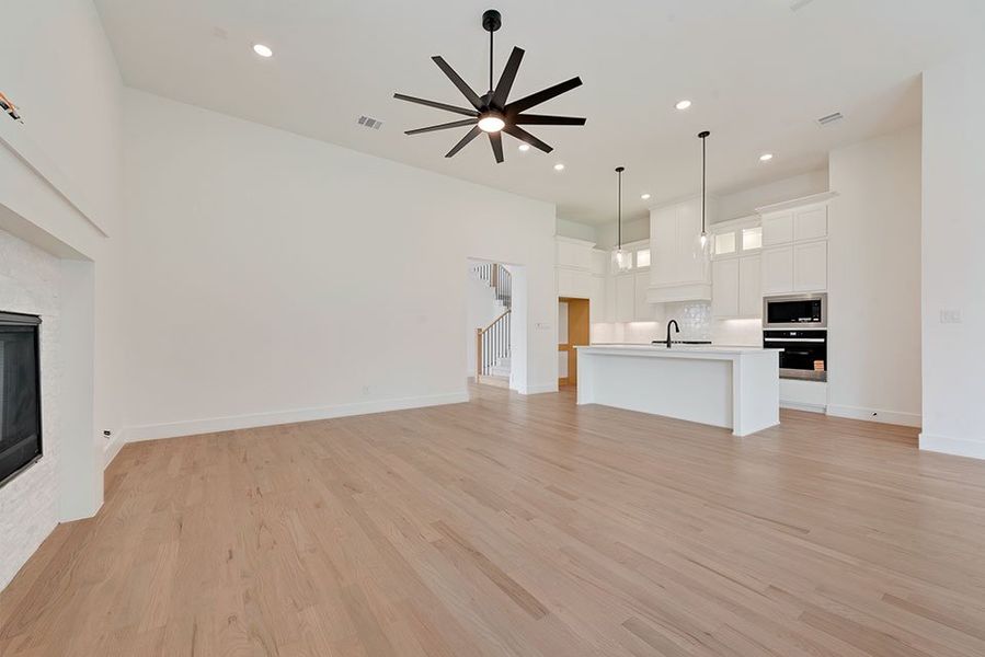 Spacious, unfurnished interior of a new home in Tavolo Park, Fort Worth (Image 24). Spacious, unfurnished interior of a new home in Tavolo Park, Fort Worth (Image 24).