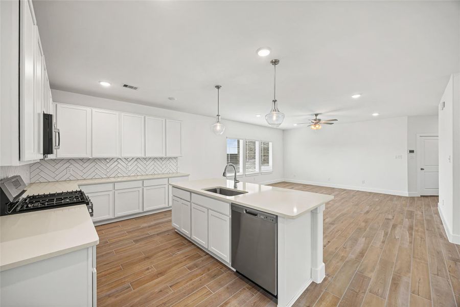 Furnished interior view inside a new home in River Ranch Meadows, Dayton (Image 7).