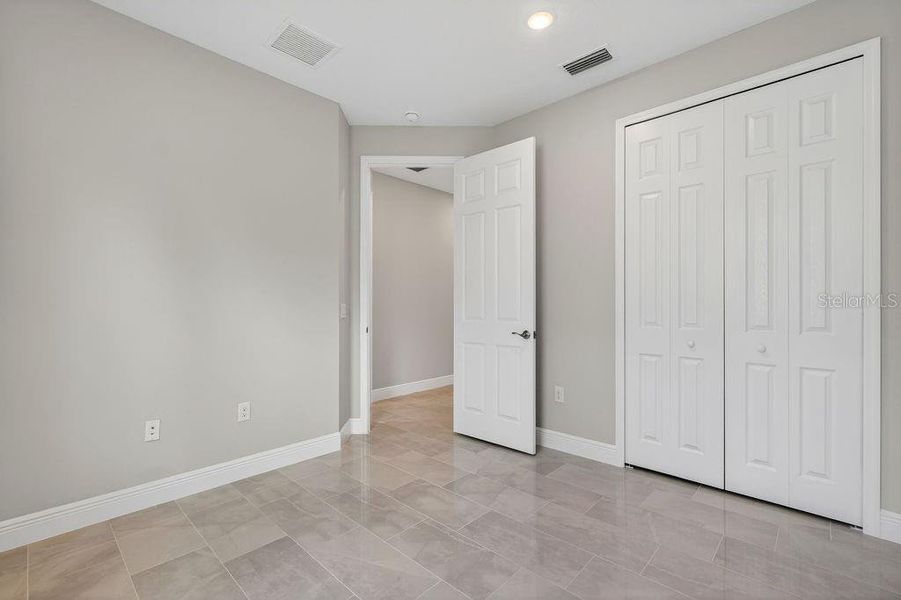 Spacious, unfurnished interior of a new home in , Mount Dora (Image 28).
