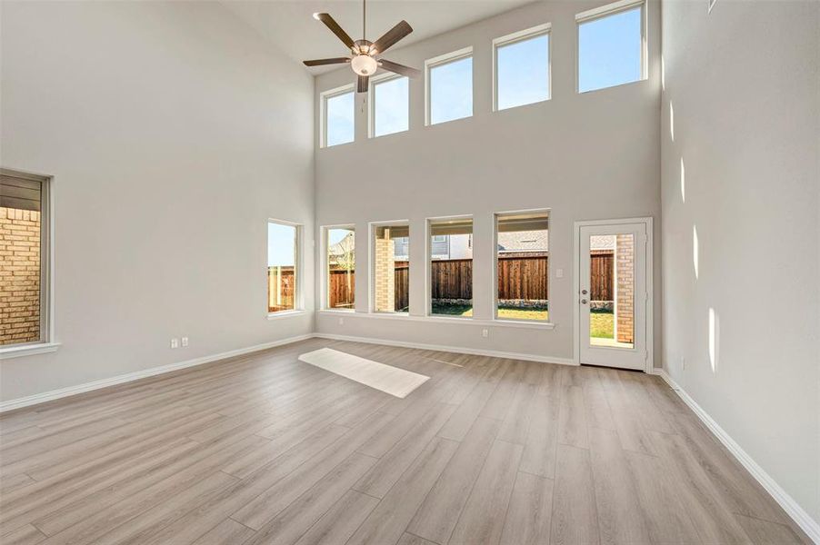 Spacious, unfurnished interior of a new home in Lily Creek at Sutton Fields, Aubrey (Image 36).