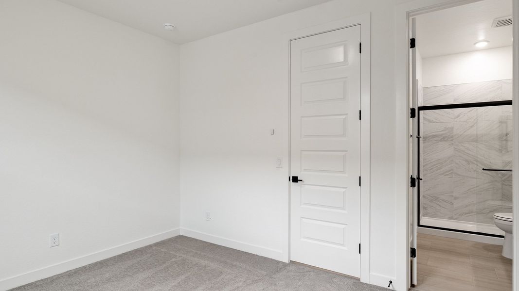 Spacious, unfurnished interior of a new home in The Ridge at Stone Butte, Phoenix (Image 24).