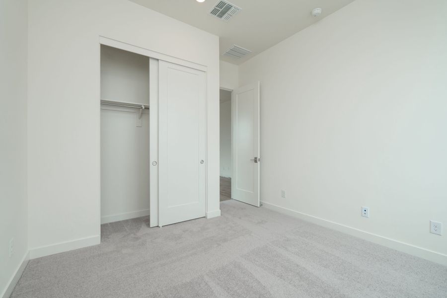 Spacious, unfurnished interior of a new home in Soleo, San Tan Valley (Image 18).