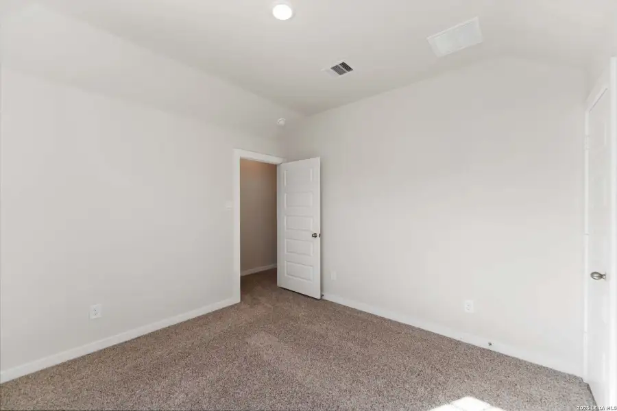 Spacious, unfurnished interior of a new home in Willow Point, San Antonio (Image 14). Spacious, unfurnished interior of a new home in Willow Point, San Antonio (Image 14).