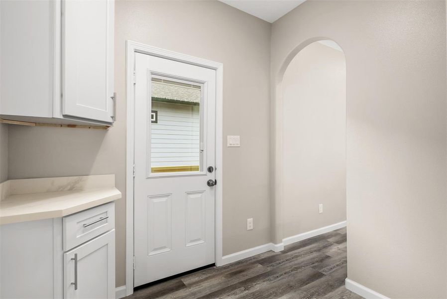 Butler's pantry off of the kitchen