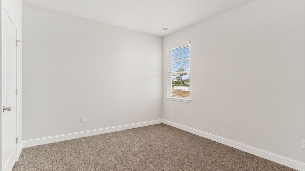 Spacious, unfurnished interior of a new home in Eden Springs, Longs (Image 13).