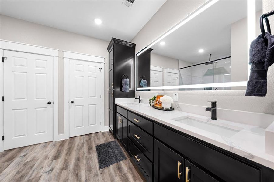 Furnished interior view inside a new home in , Sulphur Springs (Image 9).
