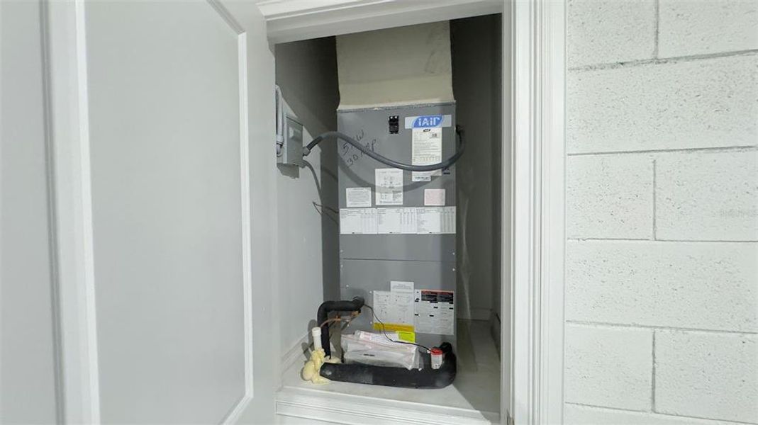 Furnished interior view inside a new home in , Dunnellon (Image 6).