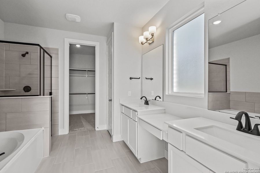 Furnished interior view inside a new home in Mayfair 50', New Braunfels (Image 10).