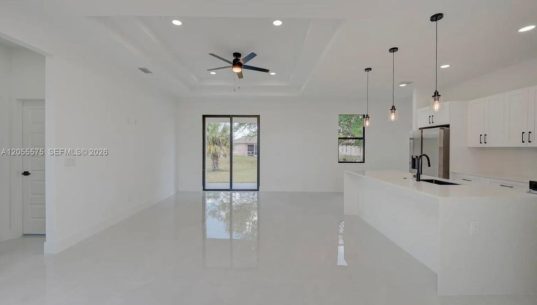 Spacious, unfurnished interior of a new home in , Lehigh Acres (Image 14).