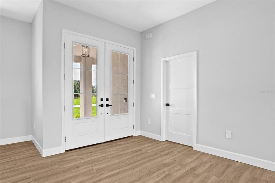 Spacious, unfurnished interior of a new home in , San Antonio (Image 38).