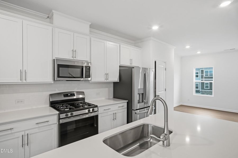 11_SUN_Stoneriver_Pic_Colton_Kitchen_2of