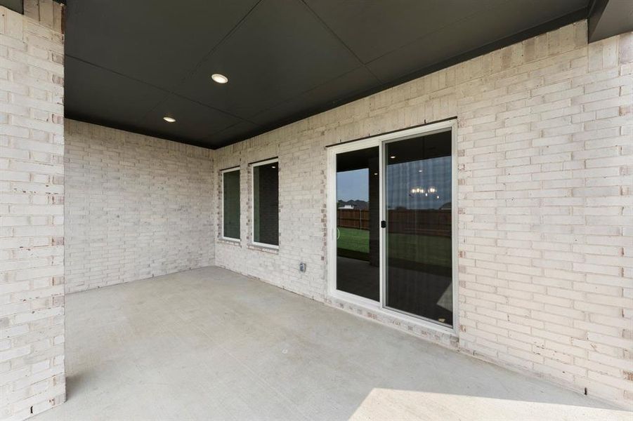 25. 2508 Grinnel - Patio