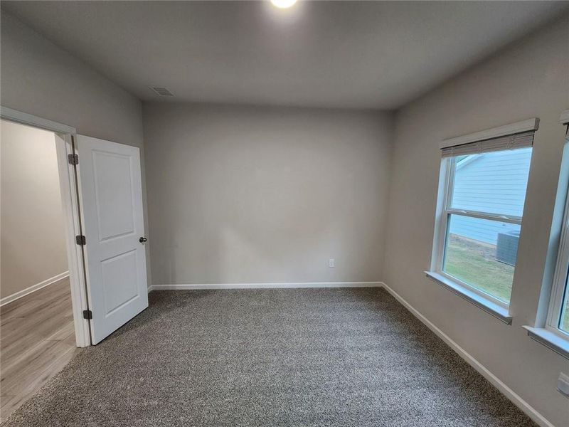 Spacious, unfurnished interior of a new home in The Oaks at Dawson, Dawsonville (Image 61). Spacious, unfurnished interior of a new home in The Oaks at Dawson, Dawsonville (Image 61).