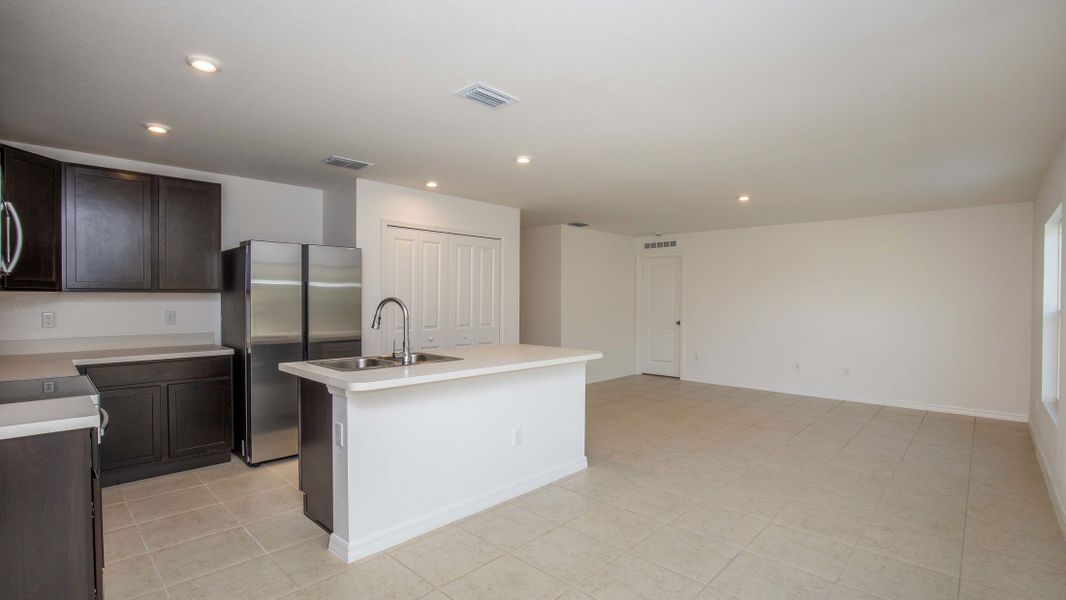 Furnished interior view inside a new home in Royal Highlands, Weeki Wachee (Image 10).