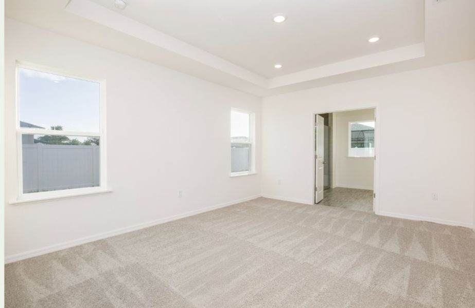 Spacious, unfurnished interior of a new home in Cape Coral, Cape Coral (Image 13).