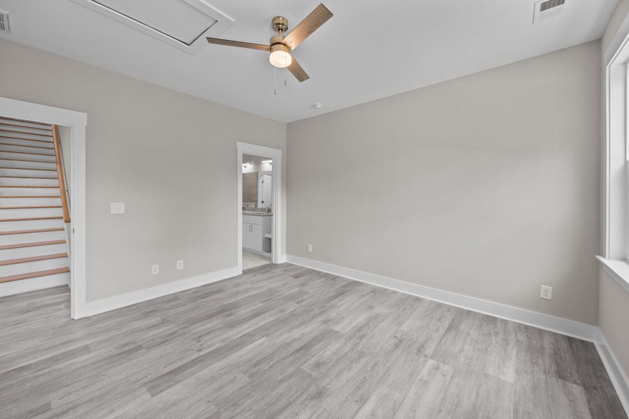 Spacious, unfurnished interior of a new home in , Summerville (Image 21).