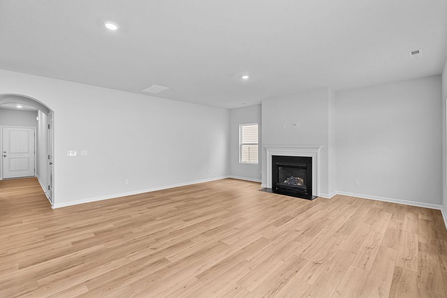 Spacious, unfurnished interior of a new home in Hanes Lake, Winston-Salem (Image 18).