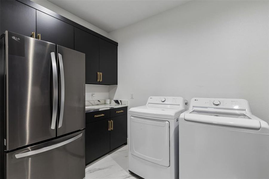 Furnished interior view inside a new home in , Van Alstyne (Image 16).