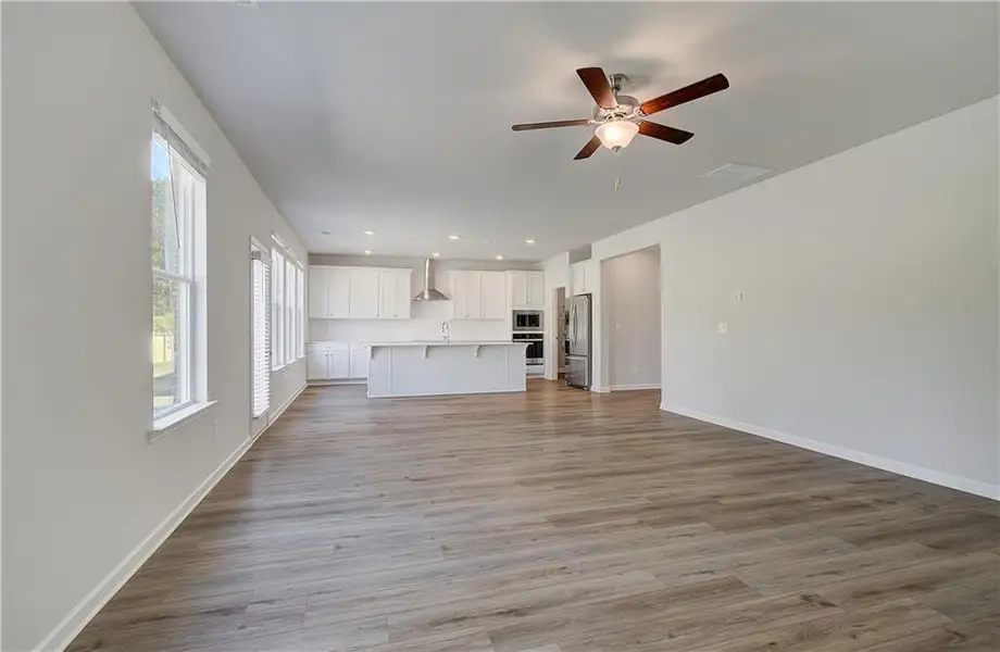 Spacious, unfurnished interior of a new home in Bowers Farm, McDonough (Image 14).