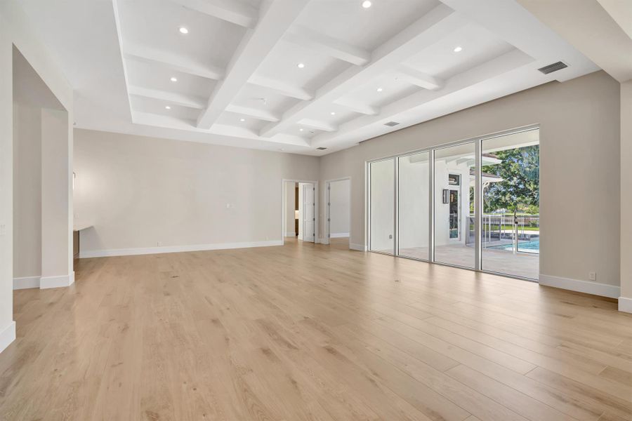 Spacious, unfurnished interior of a new home in , Palm Beach Gardens (Image 51).