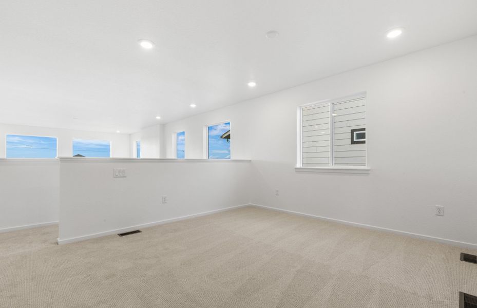 Spacious, unfurnished interior of a new home in Harvest Crossing, Aurora (Image 25). Spacious, unfurnished interior of a new home in Harvest Crossing, Aurora (Image 25).