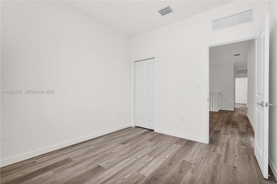 Spacious, unfurnished interior of a new home in , Miami (Image 44).