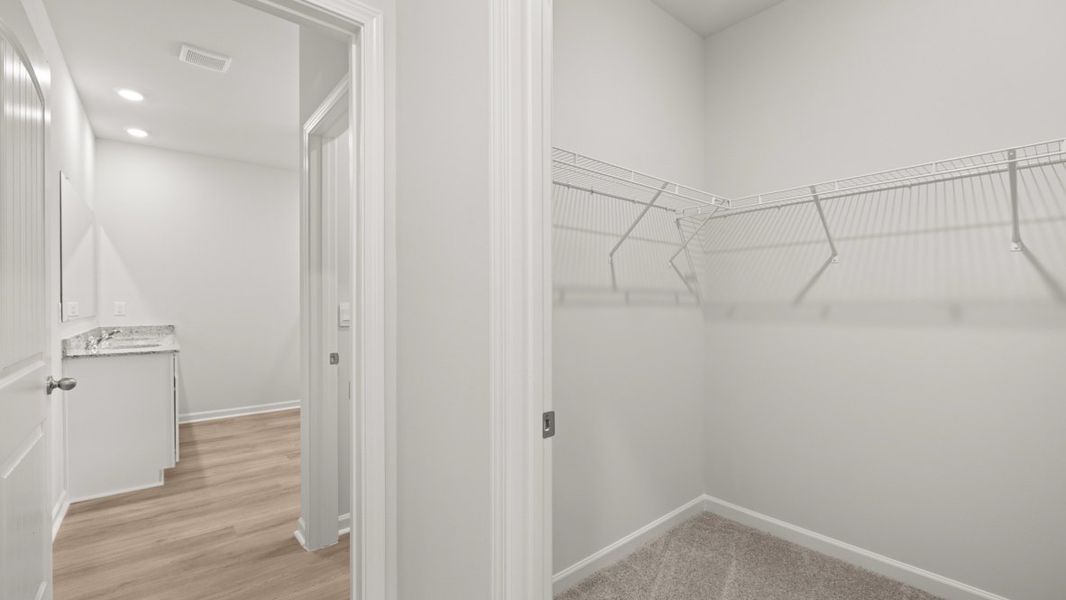 Representative unfurnished interior of a home built from the Aria by D.R. Horton in Oakleigh Glen, Dallas (Image 26).