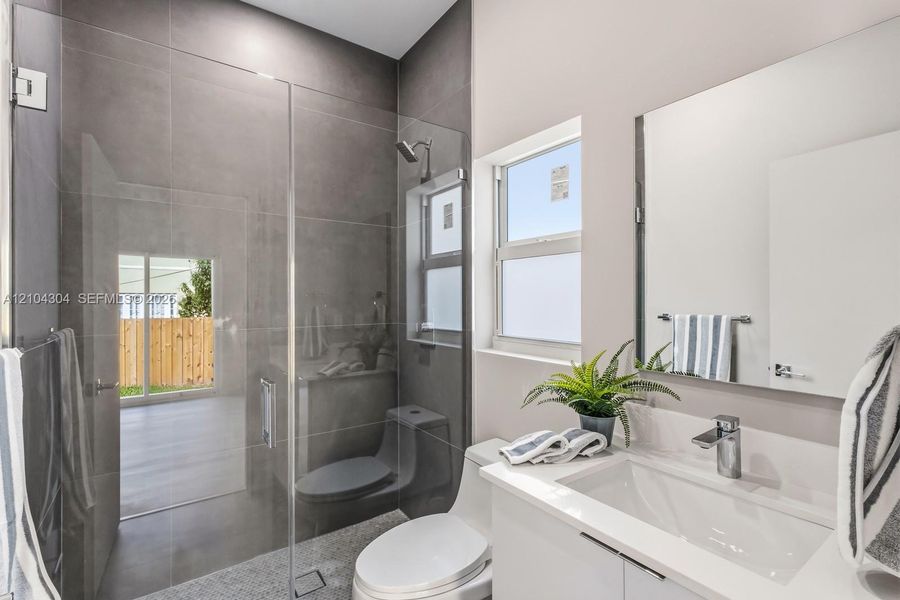 Furnished interior view inside a new home in , Fort Lauderdale (Image 7).