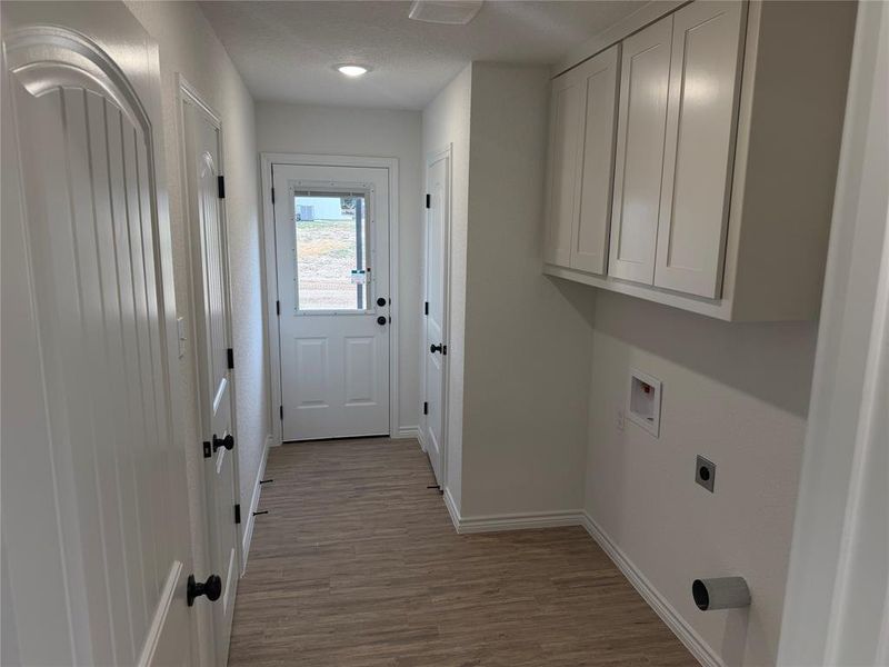 Spacious, unfurnished interior of a new home in , Azle (Image 6).