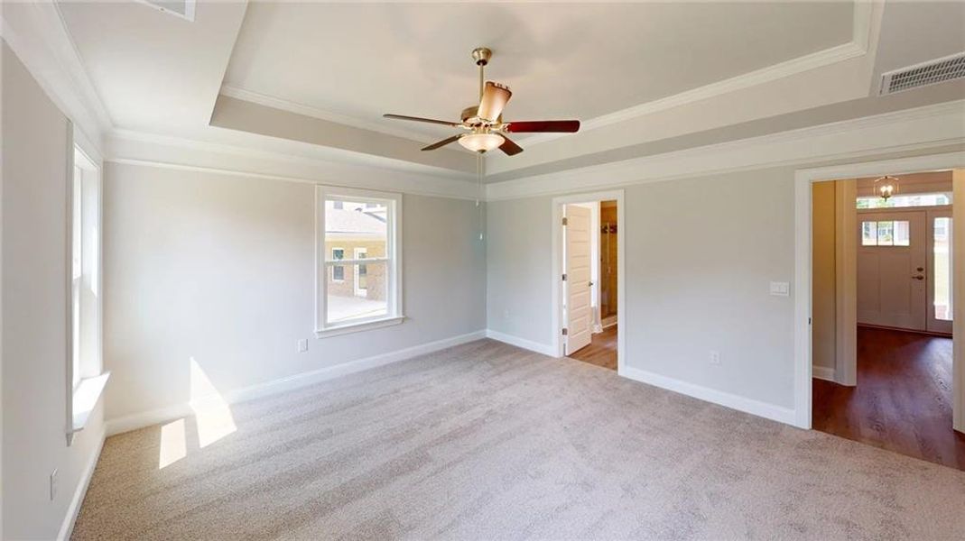 Spacious, unfurnished interior of a new home in Mirror Lake at South Harbour, Villa Rica (Image 26).