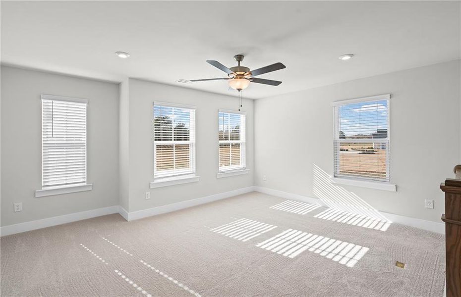 Spacious, unfurnished interior of a new home in Creekside at Skelton, Jefferson (Image 28).