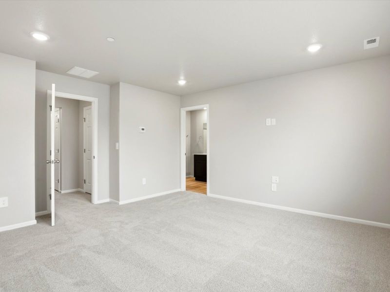 Spacious, unfurnished interior of a new home in Skyview at High Point, Aurora (Image 11). Spacious, unfurnished interior of a new home in Skyview at High Point, Aurora (Image 11).