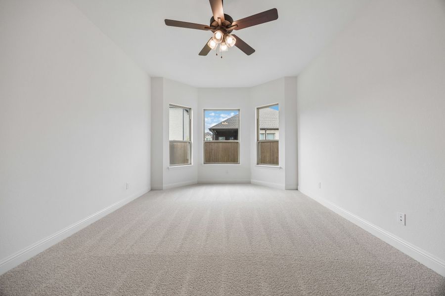 Spacious, unfurnished interior of a new home in Country Lakes, Denton (Image 23).