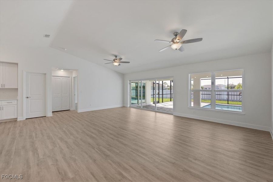 Spacious, unfurnished interior of a new home in Cape Coral, Cape Coral (Image 18).