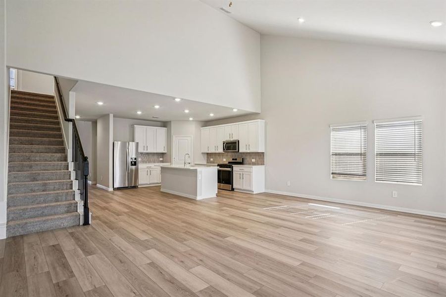 Photo is not of the actual home, but is an inspirational photo of builder’s model home and may depict options, furnishings, and/or decorator features that are not included. Photo is not of the actual home, but is an inspirational photo of builder’s model home and may depict options, furnishings, and/or decorator features that are not included.