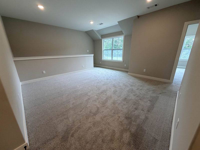 Spacious, unfurnished interior of a new home in Lockwood, Collierville (Image 32).