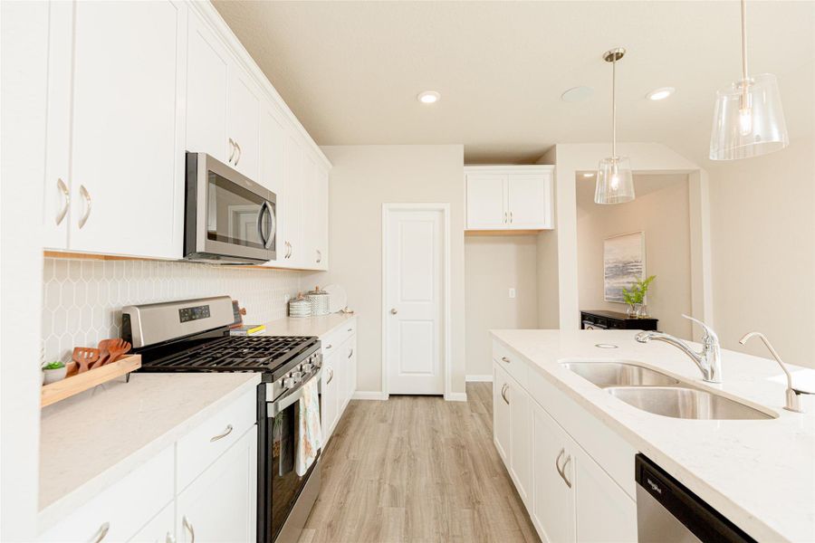 Furnished interior view inside a new home in Montgomery Ridge: Landmark Collection, Montgomery (Image 28).