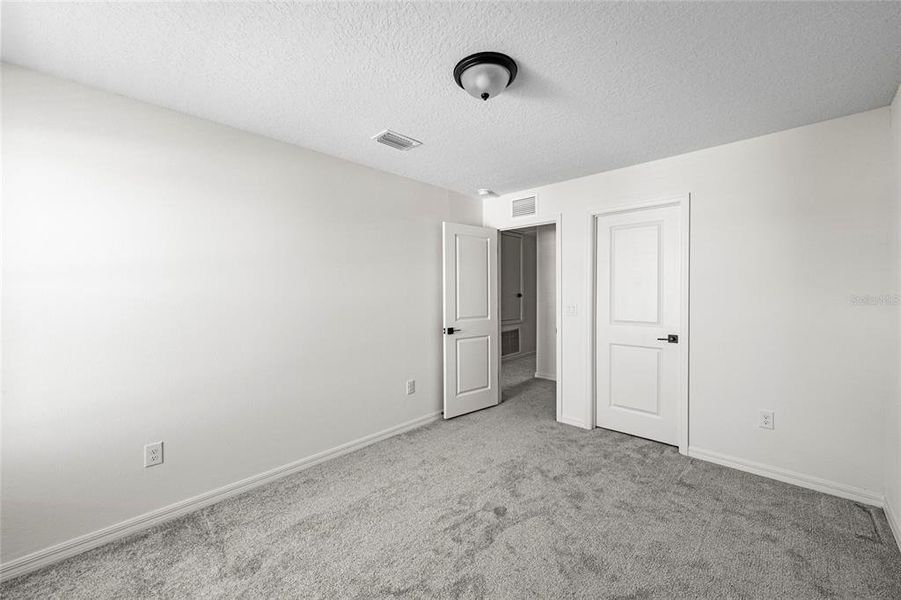Spacious, unfurnished interior of a new home in Heron Bay, Palmetto (Image 28). Spacious, unfurnished interior of a new home in Heron Bay, Palmetto (Image 28).